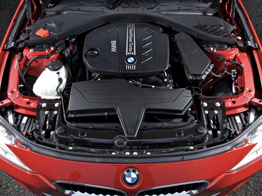  BMW 320d Sedan Sport Line 2012 года  (UK) (фото 8 из 16)